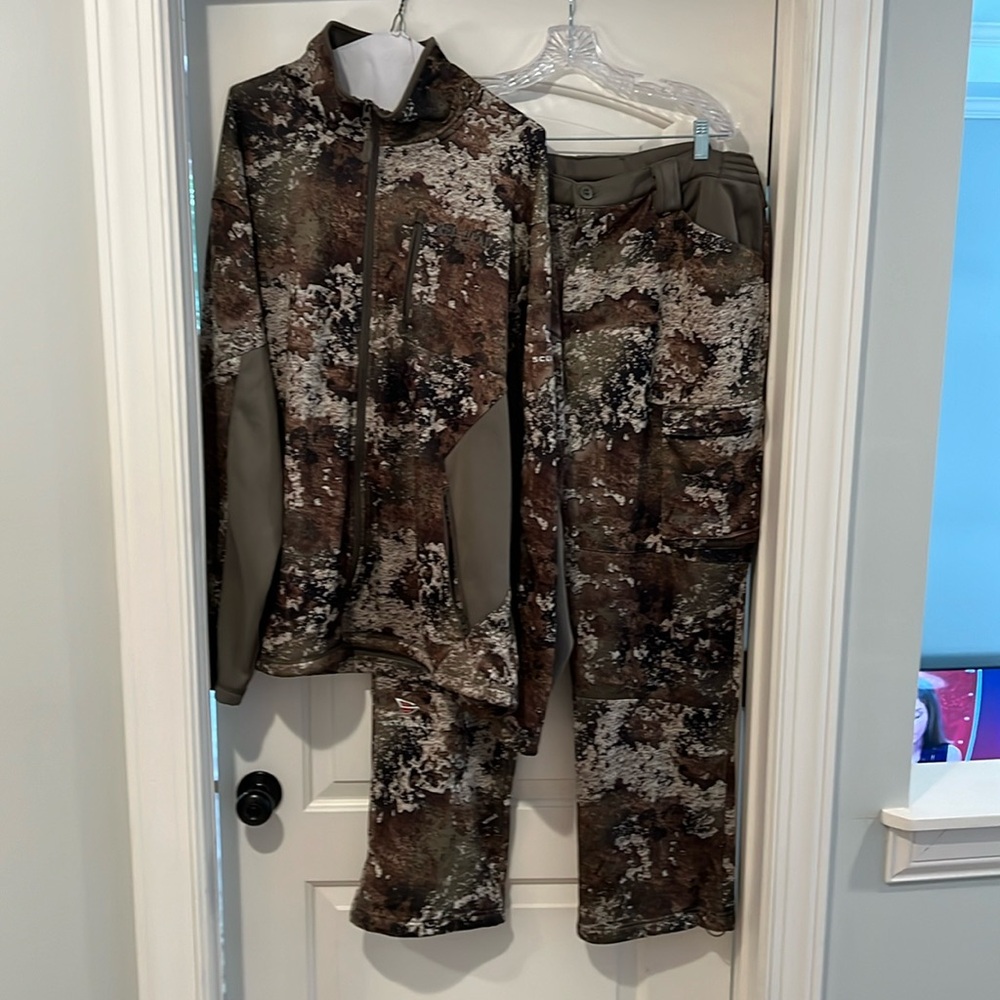 Bass Pro Red Head Sentinel True Timber Strata  Mid Season pants and jacket XXL